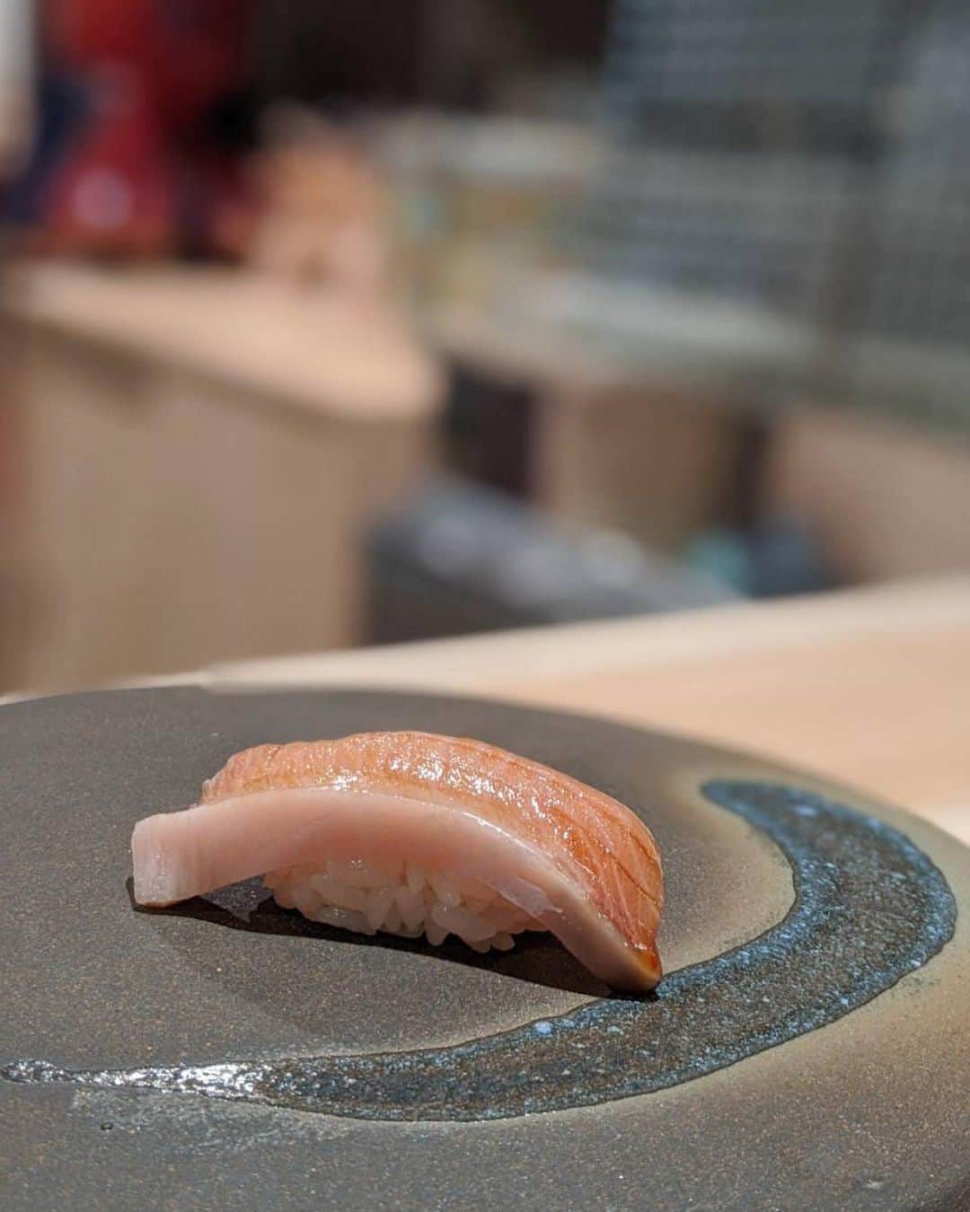 CHIHAさんのインスタグラム写真 - (CHIHAInstagram)「先日、鮨真田さんのレセプションへ行ってきました❤️﻿ ﻿ @sushi.sanada  ﻿ 北海道から仕入れている新鮮な食材を使った美味しいお鮨❤️﻿ 檜のカウンターがおしゃれなかっこいい店内でいただきました🥰﻿ ﻿ 大好きなウニ、いくら、鰤はおかわりしてたくさん食べてきたよ😍‼︎‼︎﻿ ﻿ 美味しいお鮨食べてる時ってお腹いっぱいになりたくない🥺🌈w﻿ また近々行きたいお店です❤️﻿ ﻿ ﻿ #寿司 #真田 #北海道 #戸田 #戸田公園 #鮨真田 #埼玉 #埼玉県﻿ ﻿」10月17日 16時25分 - chiha6170
