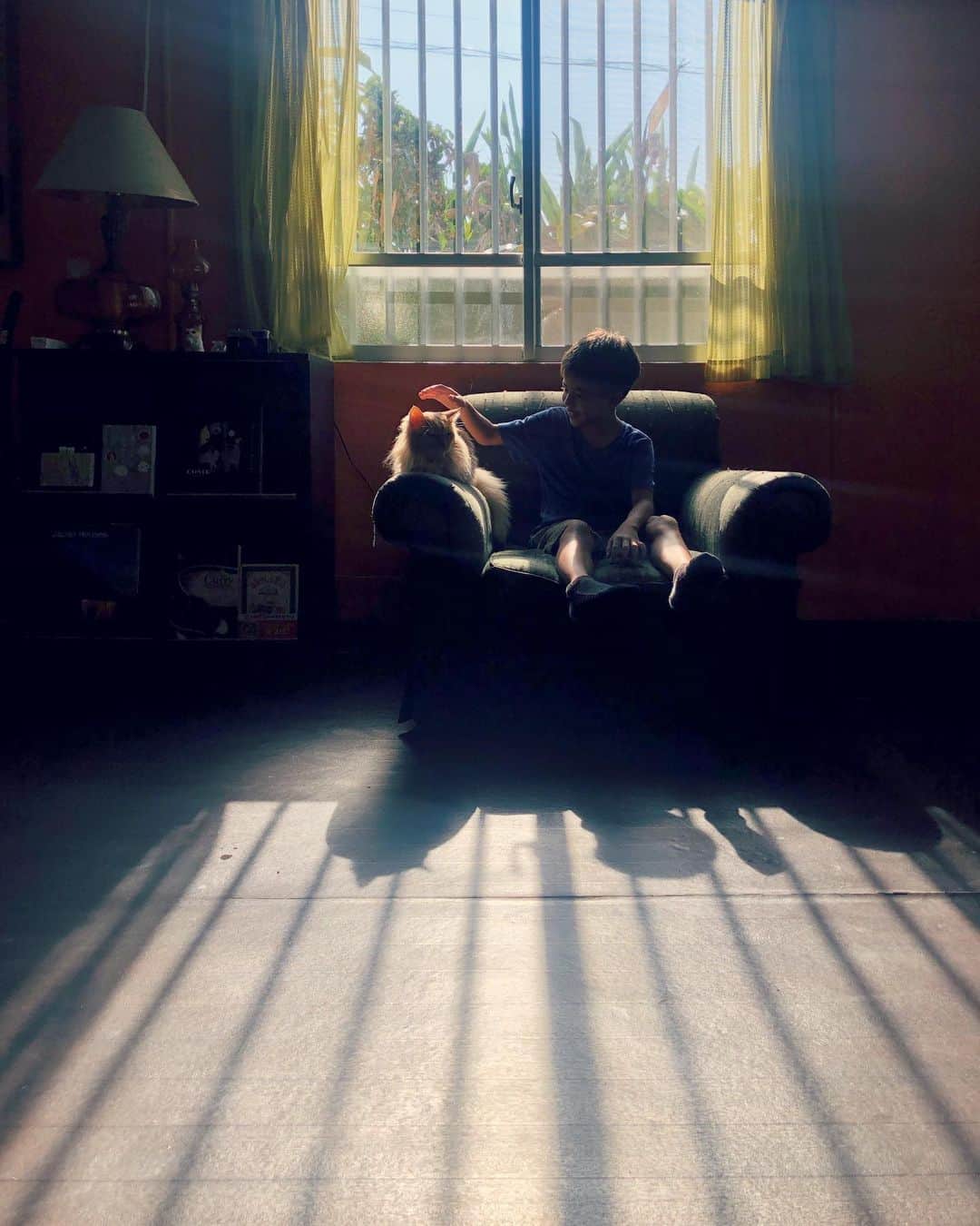 尚玄のインスタグラム：「Nostalgic about back then. Like me and Fire. #BFF #Kitty #Boy」
