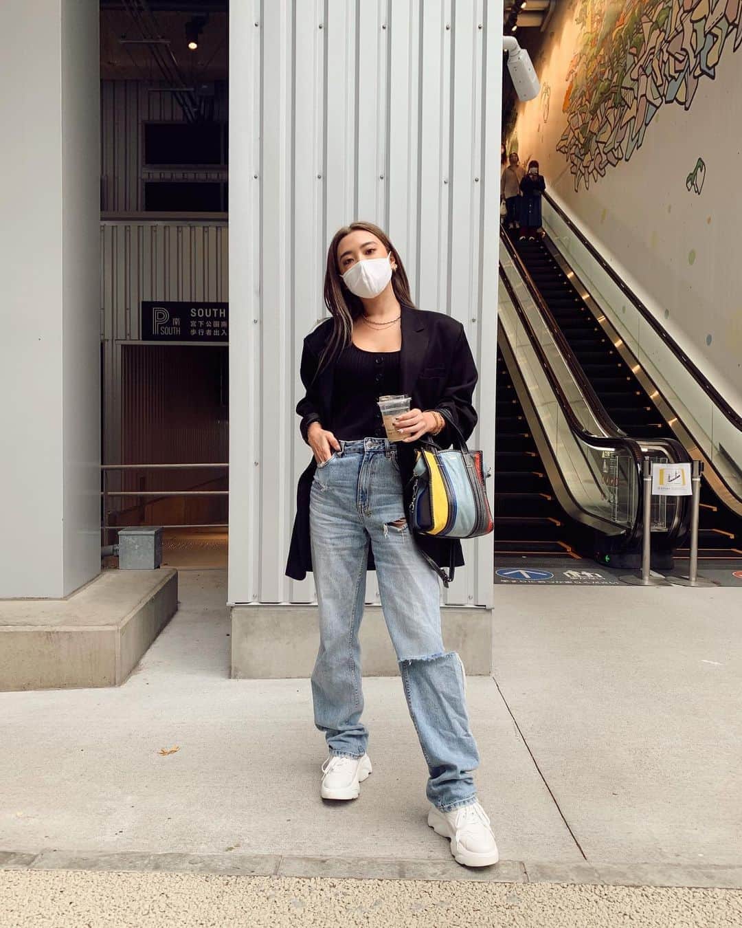 のインスタグラム：「初ミヤシタパーク✨top @revolve 💖jacket & shoes @figandviper 😘#REVOLVEme」