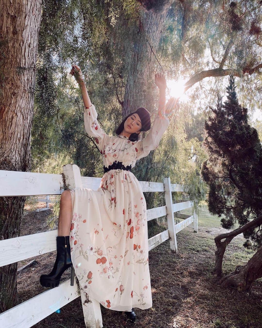 クリッセル・リムさんのインスタグラム写真 - (クリッセル・リムInstagram)「Friday’s at the barn in @giambattistavalliparis 🐎 Glad Chloé doesn’t get embarrassed of me (yet) getting all dressed up to go watch her ride 😂」10月17日 8時01分 - chrisellelim