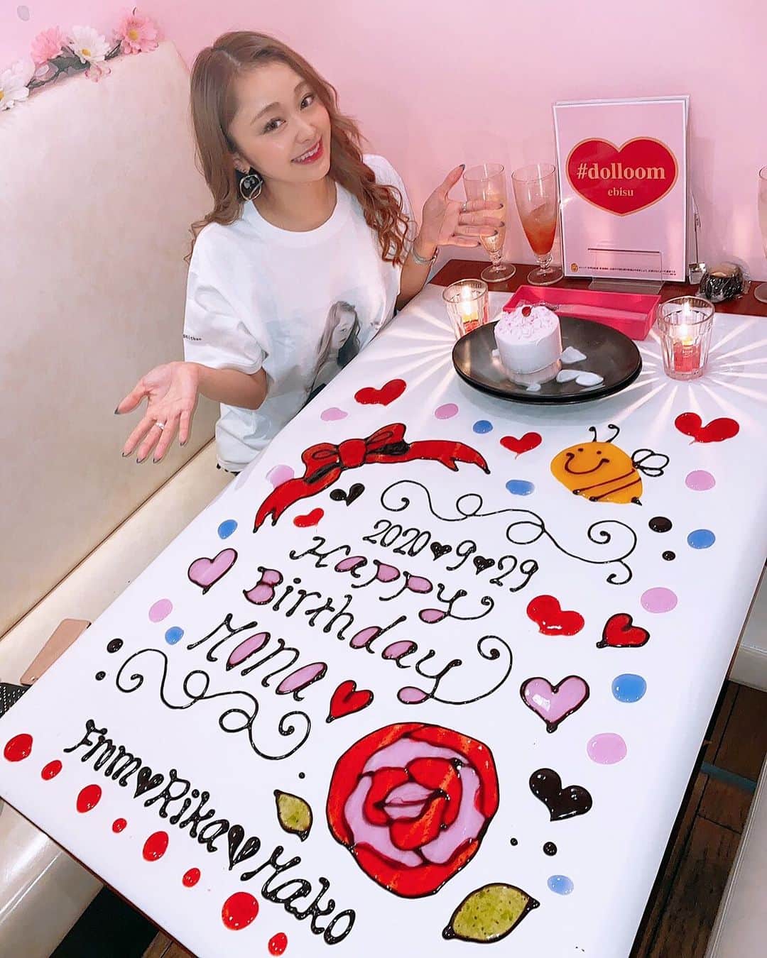 Monaのインスタグラム：「. . . 幸。 . . . #誕生日サプライズ #ありがとう #だいすき #mybirthday #birthdaycake」