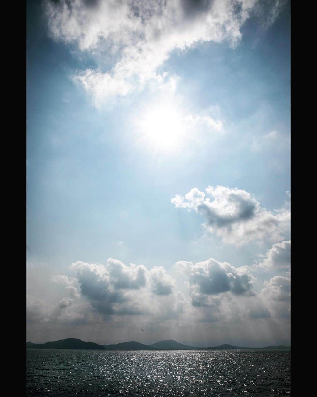 市原隼人さんのインスタグラム写真 - (市原隼人Instagram)「広い空を感じ、命の音が聞こえる。東京のコンクリートジャングルには無い生まれたままの自然が好きだ #goodtime #壱岐島」10月17日 8時21分 - hayato_ichihara
