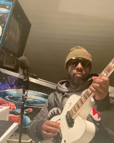 ワイクリフ・ジョンのインスタグラム：「Friday night before my Birthday, catching a vibe to my favorite album in a very long time. Love this song “Maya”. @theprice I think you managed to #startsomething with this message you delivered inside a work of Art.」