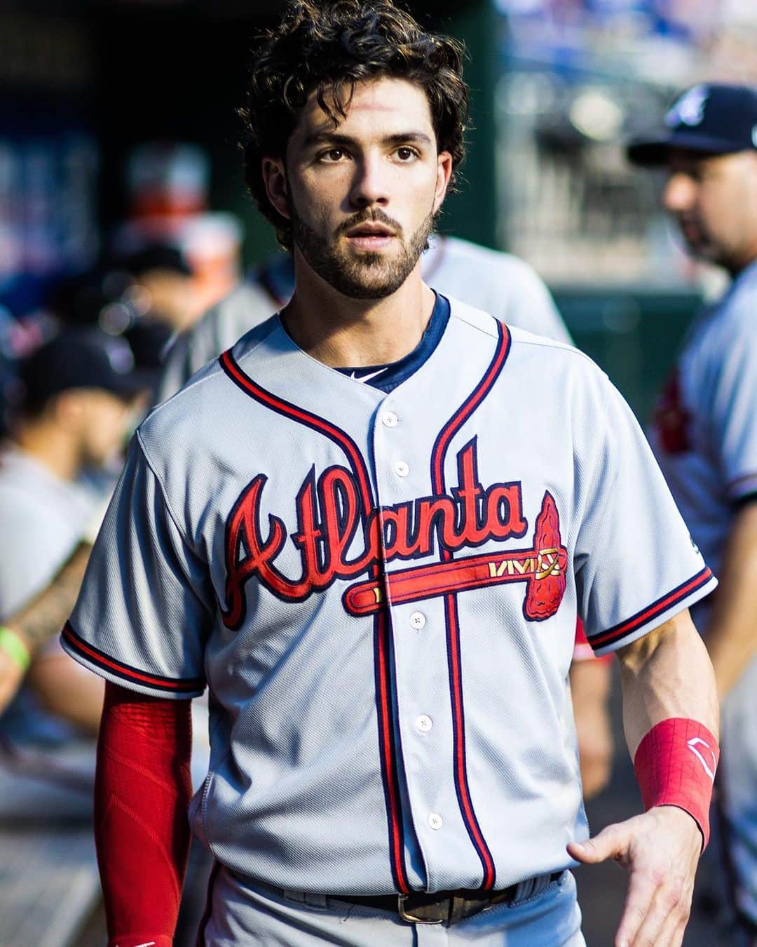 E! Onlineさんのインスタグラム写真 - (E! OnlineInstagram)「Our boss: "We should cover more sports." Us: “We absolutely agree!”  *Googles photos of Dansby Swanson.* (📷: Getty Images)」10月17日 9時02分 - enews