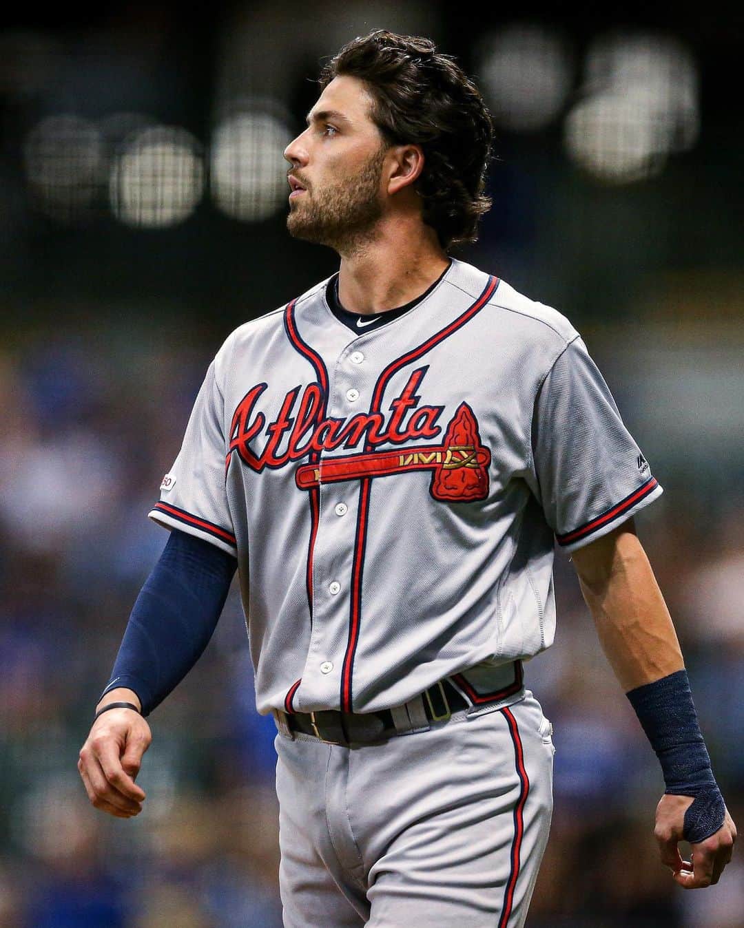 E! Onlineさんのインスタグラム写真 - (E! OnlineInstagram)「Our boss: "We should cover more sports." Us: “We absolutely agree!”  *Googles photos of Dansby Swanson.* (📷: Getty Images)」10月17日 9時02分 - enews