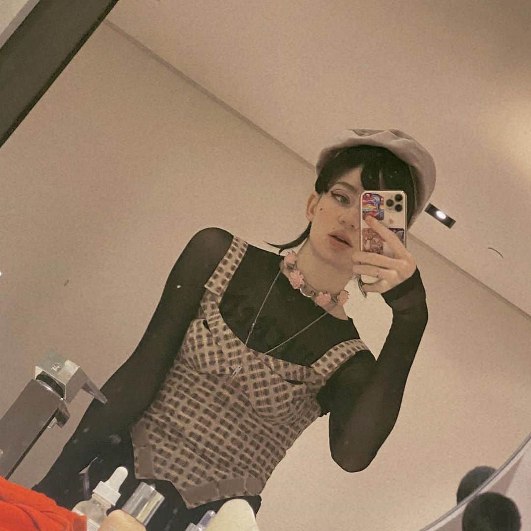 グライムスのインスタグラム