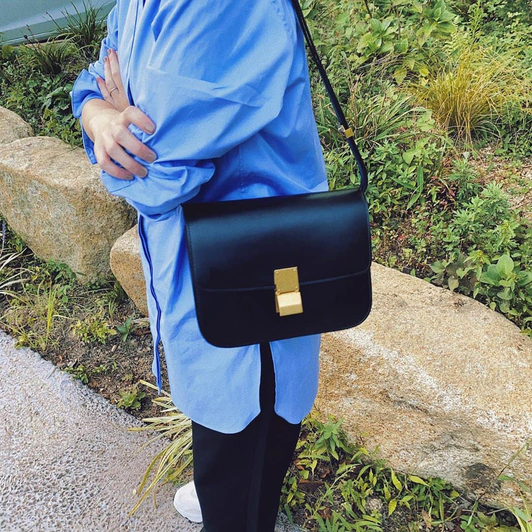 のインスタグラム：「好きな物はずっと変わらない！ #iena#tomorrowland#celine#classicbox#ootd」