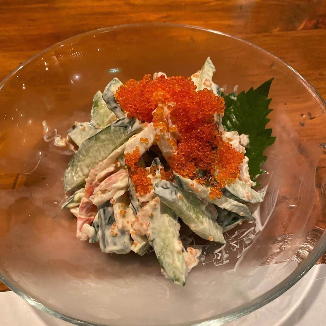 水木一郎さんのインスタグラム写真 - (水木一郎Instagram)「新しくメニューに加わったあんこう小鍋。すき焼き小鍋と同じように長ネギもいっぱい入れてくれました。 (*´∀`)♪これからの季節は肉に魚にやっぱ鍋に限るZ! #あんこう小鍋  #えびサラダ  #水木一郎」10月17日 9時58分 - ichiromizuki