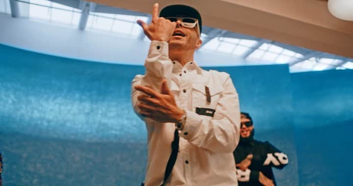 のインスタグラム：「#EllaEntendio @arcangel @farrukoofficial #QuienContraMiParte2 #QCM2 🎥 @youtube」