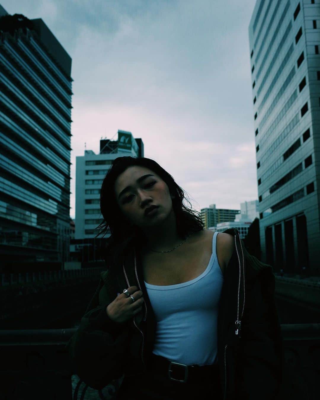 のインスタグラム：「. . . 今日むっちゃ寒い🥶 . . photo..トヲル model..あかり . . #gr_meet_japan」