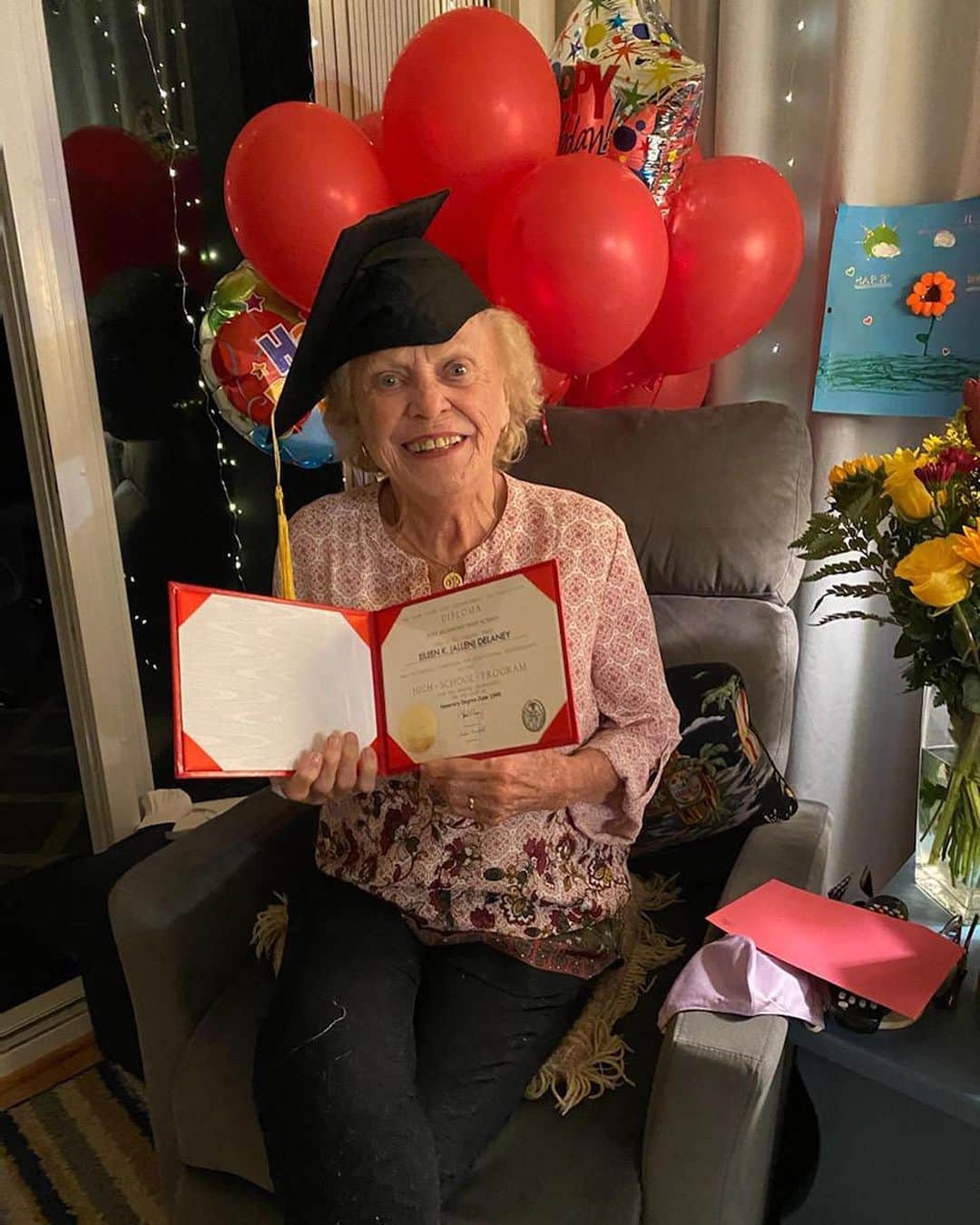 People Magazineさんのインスタグラム写真 - (People MagazineInstagram)「A 93-year-old woman who never had the chance to graduate high school was finally presented with her diploma 75 years later. ❤️ Eileen Delaney's family knew that she never had a chance to earn her diploma after she was forced to leave her high school midway through her senior year in order to get a full-time job. So when her birthday recently rolled around, she expected to celebrate the day with her family — but what she didn't expect was to receive an honorary high school diploma from Port Richmond High School's class of 1945. "I had absolutely no idea this was going to happen," Eileen said of the surprise gift. "I'm very lucky. I've had a good life. This was like the topping on the cake." 💕 Tap the bio link for her story. 📷: Courtesy Maureen Delaney」10月17日 10時41分 - people