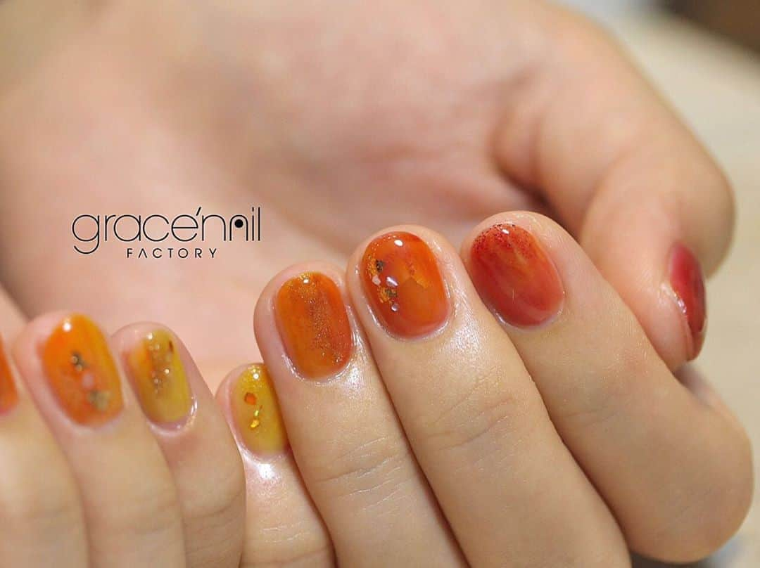 gracenailfactoryさんのインスタグラム写真 - (gracenailfactoryInstagram)「/// 果実  @gracenailfactory_chiho   .  ◗フットジェルオフキャンペーン 9/15-10/31まで オフ＋足裏角質ケア＋マニキュア 5500円（税込）  ◗はじめてのお客様へ TOPページURLに クーポンがございます  Instagram DMでも ご予約お問い合わせ可能です◎  ‭05013623175‬  定休日/月・木  #グレースネイルファクトリー #大阪堀江 #堀江ネイル #ショートネイル #カジュアルネイル #ファッジネイル #ニュアンスネイル #ちゅるんネイル #個性派ネイル #フィルイン #ウォーターケア付き #フットネイル　 #秋ネイル2020 #ミラーネイル #シェルネイル #大人カジュアルネイル #堀江ネイル #マグネットネイル #クリアネイルアート #マットネイル #フットネイル #大人カジュアル」10月17日 10時51分 - gracenailfactory