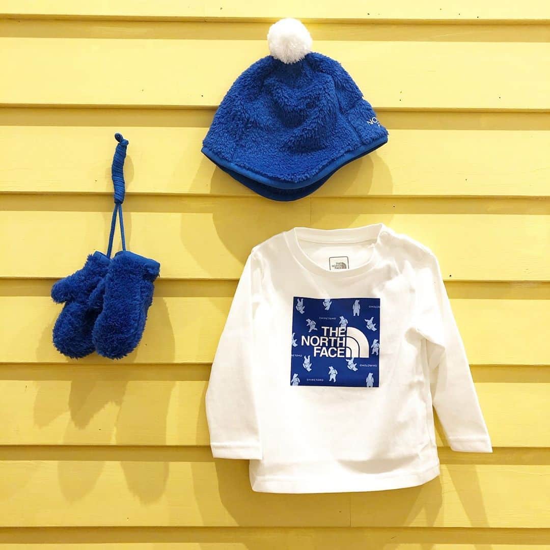 のインスタグラム：「【new arrival】 ＜THE NORTH FACE＞シレトコ トコ 今年もやってきました❗️ ✨ 北海道・斜里町の観光シンボルキャラクターである知床トコさん🐻サイズは80cmのベビーから150cmのジュニアサイズまでございます。お早めにお問い合わせください♪ . ▶︎ロングスリーブ カラー:ホワイト、ミックスグレー サイズ:80-150cm ¥3,800+税  ▶︎スウェット カラー: ミックスグレー、バートンオリーブ、ネイビー サイズ:80-150cm ¥7,000+税  ▶︎ベビーウォーマーキャップ カラー: ピンククレイ、ティンバータン、ブルー、アーバンネイビー サイズ:47-49cm ¥3,500+税  ▶︎ベビーフリースミット カラー:ピンククレイ、ティンバータン、ブルー、アーバンネイビー サイズ:ベビーフリー ¥3,200+税  .  「BEAMS THANKFUL CAMPAIGN」開催中！ BEAMSの各レーベルから、オリジナル・インポート商品の一部がセール価格でお買い求めいただけます！ 開催期間: 2020年10月5日(月)-10月26日(月)  . 新型コロナウィルスの感染拡大を防止し、お客様とスタッフの安心安全を守るため、衛生管理体制にて営業いたします。  ご迷惑をお掛けし申し訳ございませんが、何卒ご理解ご協力のほど、宜しくお願い申し上げます。  ビームス各店舗の営業状況につきましては、施設、店舗へお問い合わせください。  . #thenorthface  #thenorthfacekids #thenorthfacebaby #northface #northfacekids  #northfacebaby #ザノースフェイス #ザノースフェイスコーデ  #ザノースフェイスキッズ  #ザノースフェイスベビー  #知床 #シレトコ #知床トコさん  #クマ  #shiretoko  #ウォーマー #ミット #ベビー服  #ベビー #キッズ #kodomobeams  #beams  #daikanyama  #こどもビームス  #ビームス  #代官山 新作アイテムはプロフィールのリンク🔗からビームス公式サイト、こども ビームスページをチェック❗️ ※お問い合わせにつきましては、お電話にて承ります。」