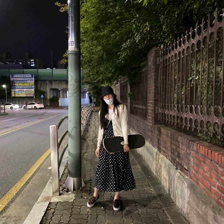 ムン・イェウォンのインスタグラム：「호기심천국 🧐」