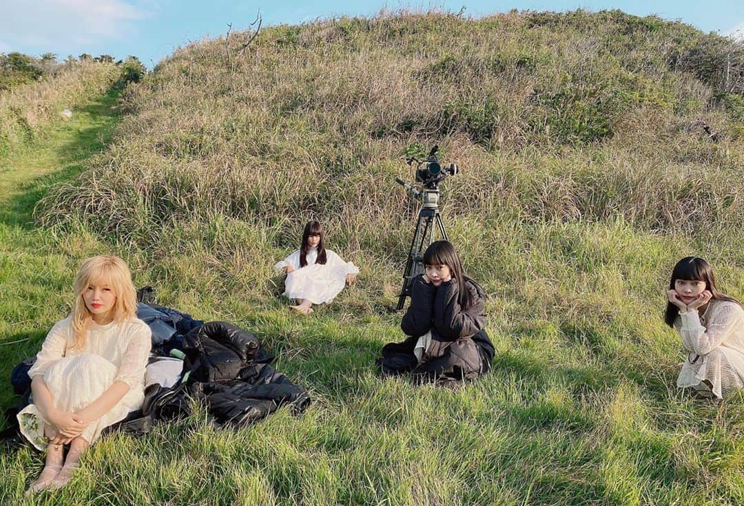 あさちるのインスタグラム：「出演させていただく 映画「MadCats」クランクインしています  こんな感じで撮っているよ。 完成お楽しみに🤍🐱  @madcatsmovie」