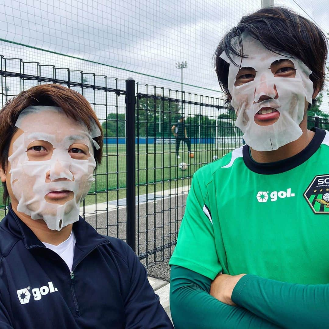 SC相模原さんのインスタグラム写真 - (SC相模原Instagram)「スポンサーの #ミックケミストリー 様からフェイスマスクをいただきました☺️✨✨ * 日焼けしたお肌を しっかり保湿中💆‍♂️💭 * #千明聖典 #三島康平 #SC相模原」10月17日 11時40分 - s.c.sagamihara_players