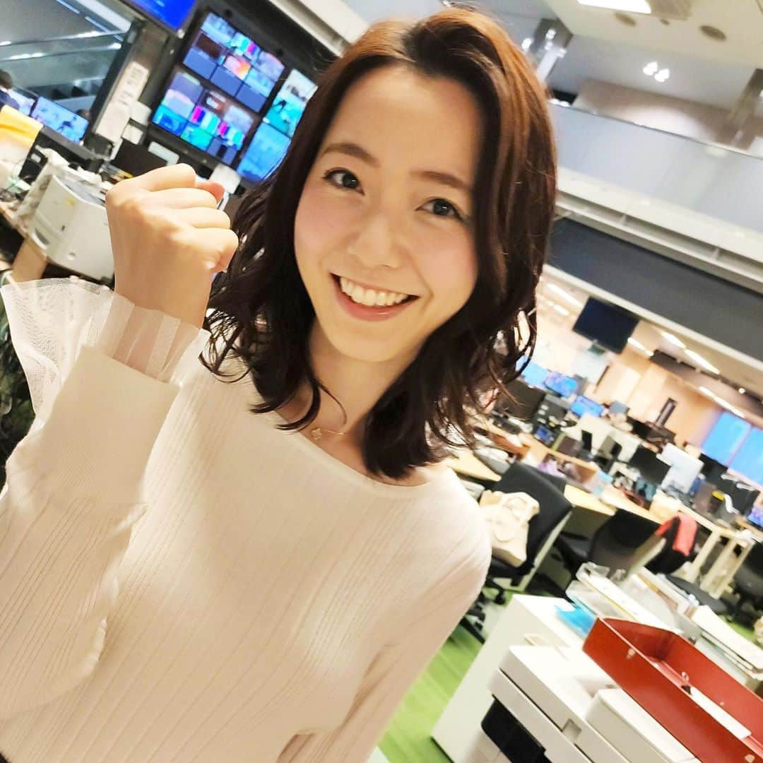 フジテレビ「プライムニュース イブニング」さんのインスタグラム写真 - (フジテレビ「プライムニュース イブニング」Instagram)「東京ビッグサイトで 大規模な学生のための就職イベントが開催されました。﻿ コロナ禍での就活で大変だと思いますが、 学生の皆さん、体調には気をつけて頑張ってください！﻿ 新型コロナ・就活関連のニュースは きょうのイット！で詳しくお伝えします。﻿ ﻿ 生野陽子﻿ #OLDENGLAND @oldenglandfemme﻿ ﻿ 内田嶺衣奈﻿ #BEATRICE @beatrice_fsf ﻿ ﻿ #生野陽子﻿ #内田嶺衣奈 @reina.uchida﻿ #奥寺健 @fujitv_announcer﻿ #永尾亜子 @ako_nagao﻿ #フジテレビ﻿ #アナウンサー﻿ #ニュース」10月17日 17時06分 - livenews_it