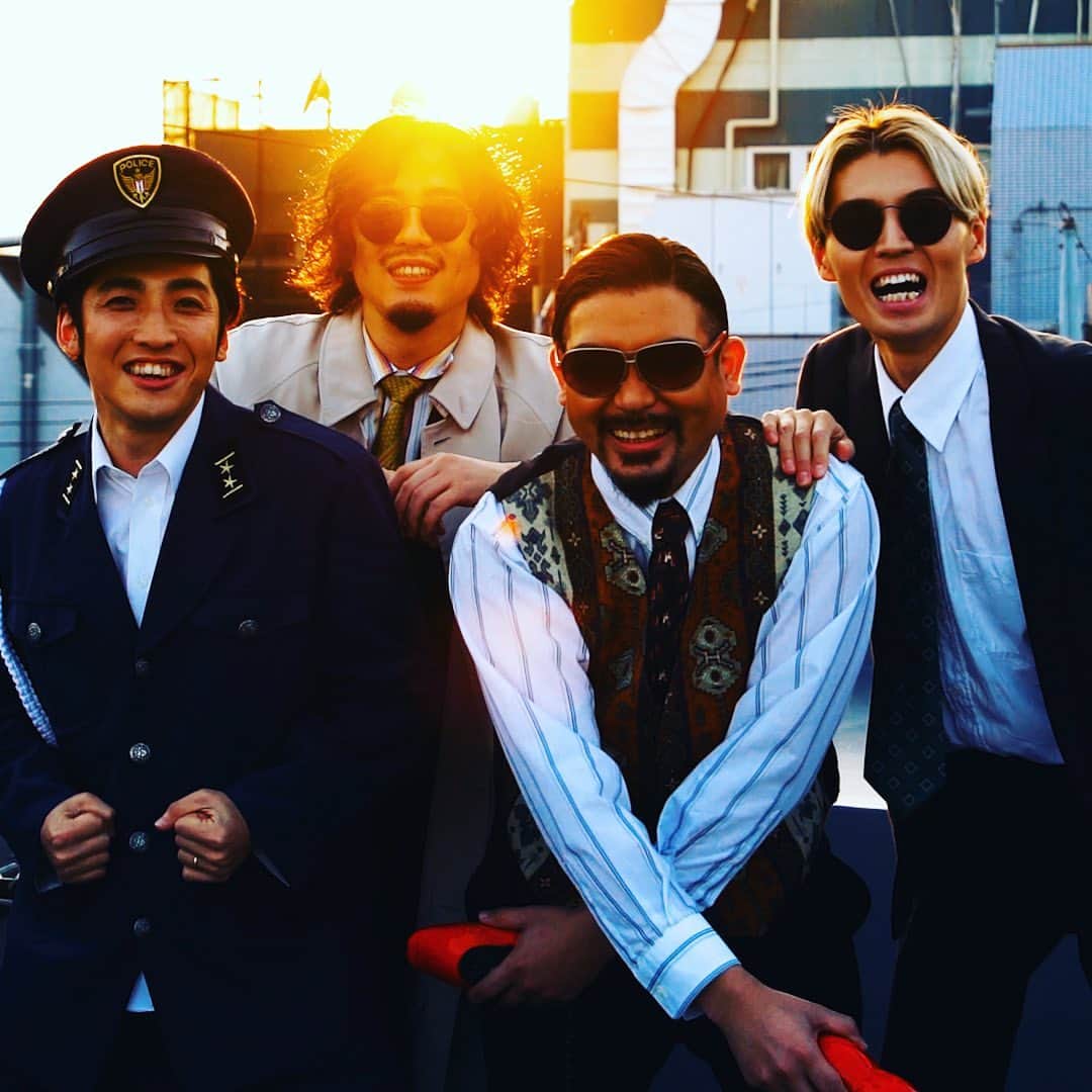 長島涼平のインスタグラム：「太陽に吠えないタイプ  #thetelephones #ニューアルバム #NEW #ティザー公開中 #DotheDISCO」