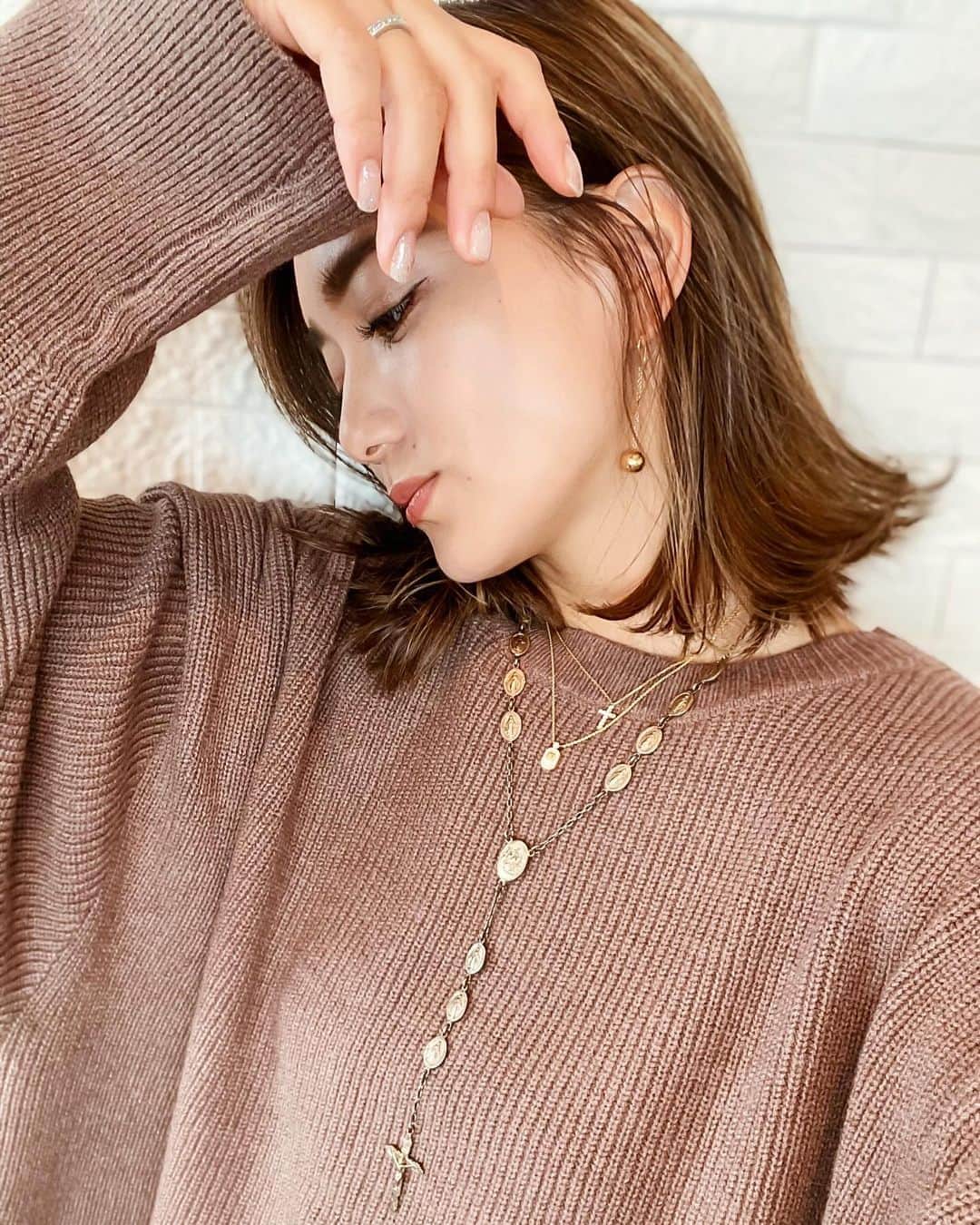のインスタグラム：「knitにロザリオ　いいな。⛓ >> #accessory#ootd#style #instagood#instaootd#ootd#trend#model#japanesemodel#kawaii#girl#mama#instafashion#拍照#可爱#今天的衣服#时尚#패션#귀엽다#일본인#촬영#ママリ#ママコーデ#フォローミー#かわいい#igers#likeforlike#followme#styleinspo#instastyle#」