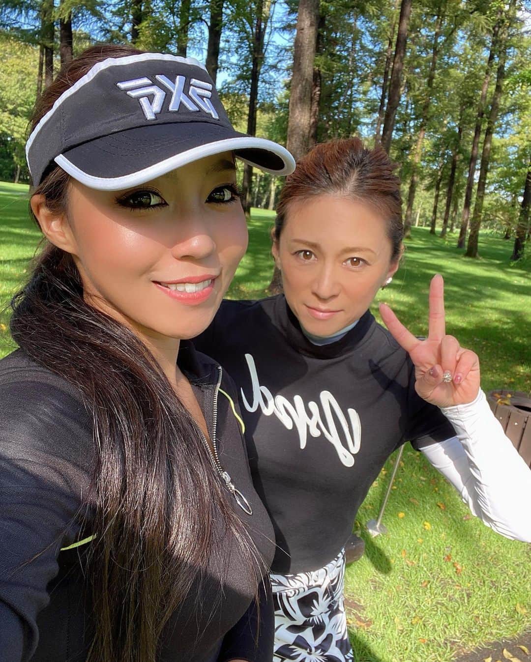 のインスタグラム：「桂 48/50 🔴98 ﻿ リバーヒル 43/50 🔴93﻿ 真駒内 51/47 🔴98﻿ 駒岡 46/49 🔴95﻿ 北広 東 48/48 ⚪96 ﻿ ブルックス 48/50 🔴98 手稲 45/46 🔴90﻿ ﻿ 今月なんとか100以内で回れた👊🏽﻿ ﻿ 今年一緒にまわってくださった方々﻿ ありがとうございました💕﻿ 来年もよろしくお願いします良いお年を﻿ ﻿ ﻿ #北海道 #thailand #hokkaido #ゴルフスイング ﻿ #golfswing ﻿ #はせがわしほり  #america ﻿ #carlifestyle ﻿ #fashionphotography  #キャンギャル ﻿ #hydroflask #heyletsgo #🇺🇸 #🇯🇵﻿  #ゴルフ #golf #golfstagram ﻿ #golfwear #golfgirl #ゴルフ女子 ﻿ #pxg #pxgtroops  #russeluno #ラッセルノ﻿  #markandlona #japan #ゴルフコーデ #ゴルフスイング #ゴルフウェア ﻿」