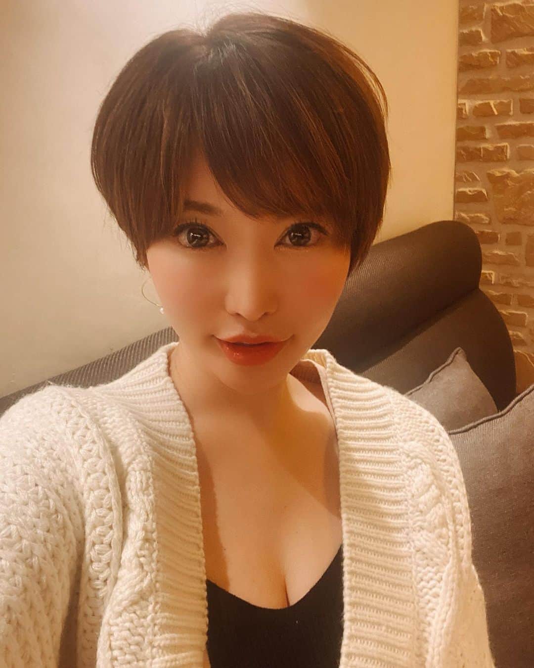 里美ゆりあのインスタグラム：「上目遣い🙄💋  #たまには #イタリアン #Italian #food #Japan #里美ゆりあ」