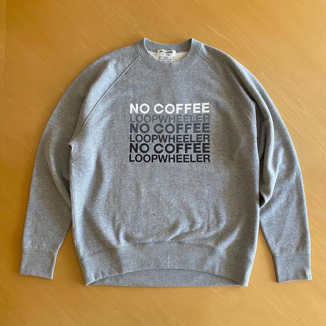 のインスタグラム：「． NO COFFEE x LOOPWHEELER ちょいBigスウェット  NO COFFEEさんの5周年を記念したコラボアイテムを本日より販売致します。 是非店頭にてご覧ください。  <LW福岡店の営業について>  平日は12:00〜19:30、土日祝は11:00〜19:30の営業となります。 尚、火曜日は定休日です。 . スタッフはオープン前に検温、健康状態のチェックを行い、マスク着用にて接客の間合をとってご対応させていただきます。 また、次亜塩素酸空間除菌脱臭機を設置して消毒等十分店内環境を整えられるよう努めております。 . ご来店頂くお客様へのお願いと致しましては、マスクの着用をお願い申し上げます。 . スタッフよりアルコール消毒をさせていただきますのでご理解・ご協力のほど宜しくお願い致します。  #loopwheeler #loopwheelerfukuoka #ループウィラー #ループウィラー福岡 #吊り編み#スウェット#tsuriami #madeinjapan#sweatshirt #日本製#福岡#薬院#定番#nocoffee #nocoffeefukjapan #groovisions」