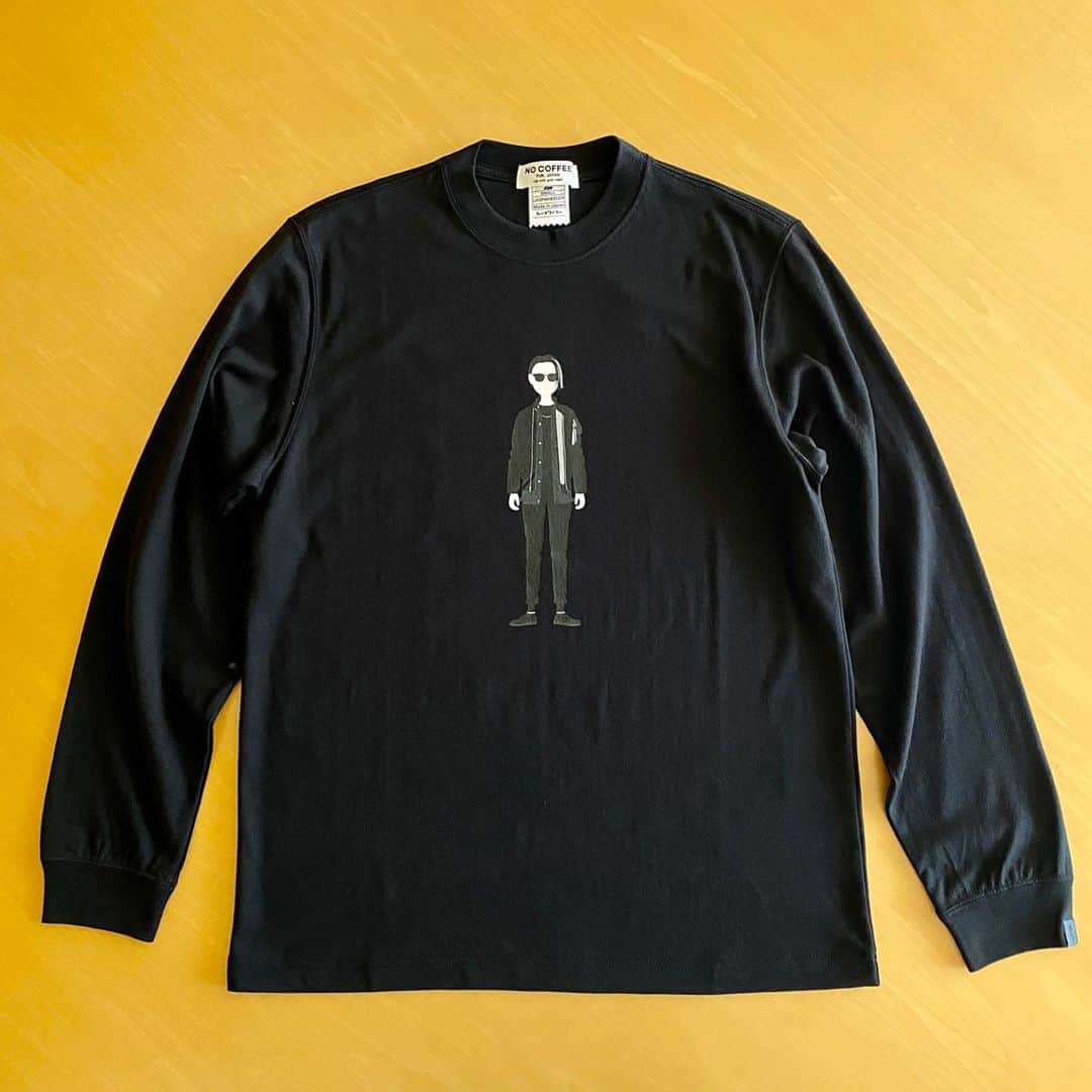 のインスタグラム：「. NO COFFEE x LOOPWHEELER チャッピー SATO ver.ロングスリーブTシャツ  先ほどに引き続き、NO COFFEEさんの5周年を記念したコラボアイテムを本日より販売致します。 最後はチャッピー SATO ver.ロングスリーブTシャツのご紹介です。 こちらもグラフィックを"GROOVISIONS"さんにお願いしてNO COFFEE佐藤氏のチャッピーを載せたTシャツになります。 カラーはブラックのみの1カラー展開となります。 (こちらのアイテムはショートスリーブTシャツがNO COFFEE限定で、ロングスリーブTシャツがループウィラー限定となりますのでご注意ください。) 本日も‪19:30‬まで皆様のご来店をお待ちしてます。  <LW福岡店の営業について>  平日は12:00〜19:30、土日祝は11:00〜19:30の営業となります。 尚、火曜日は定休日です。 . スタッフはオープン前に検温、健康状態のチェックを行い、マスク着用にて接客の間合をとってご対応させていただきます。 また、次亜塩素酸空間除菌脱臭機を設置して消毒等十分店内環境を整えられるよう努めております。 . ご来店頂くお客様へのお願いと致しましては、マスクの着用をお願い申し上げます。 . スタッフよりアルコール消毒をさせていただきますのでご理解・ご協力のほど宜しくお願い致します。  #loopwheeler #loopwheelerfukuoka #ループウィラー #ループウィラー福岡 #吊り編み#スウェット#tsuriami #madeinjapan#sweatshirt #日本製#福岡#薬院#定番#nocoffee #nocoffeefukjapan #groovisions」