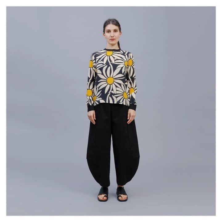 のインスタグラム：「The custom daisy print you need for Spring — shop now at alpha60.com.au」