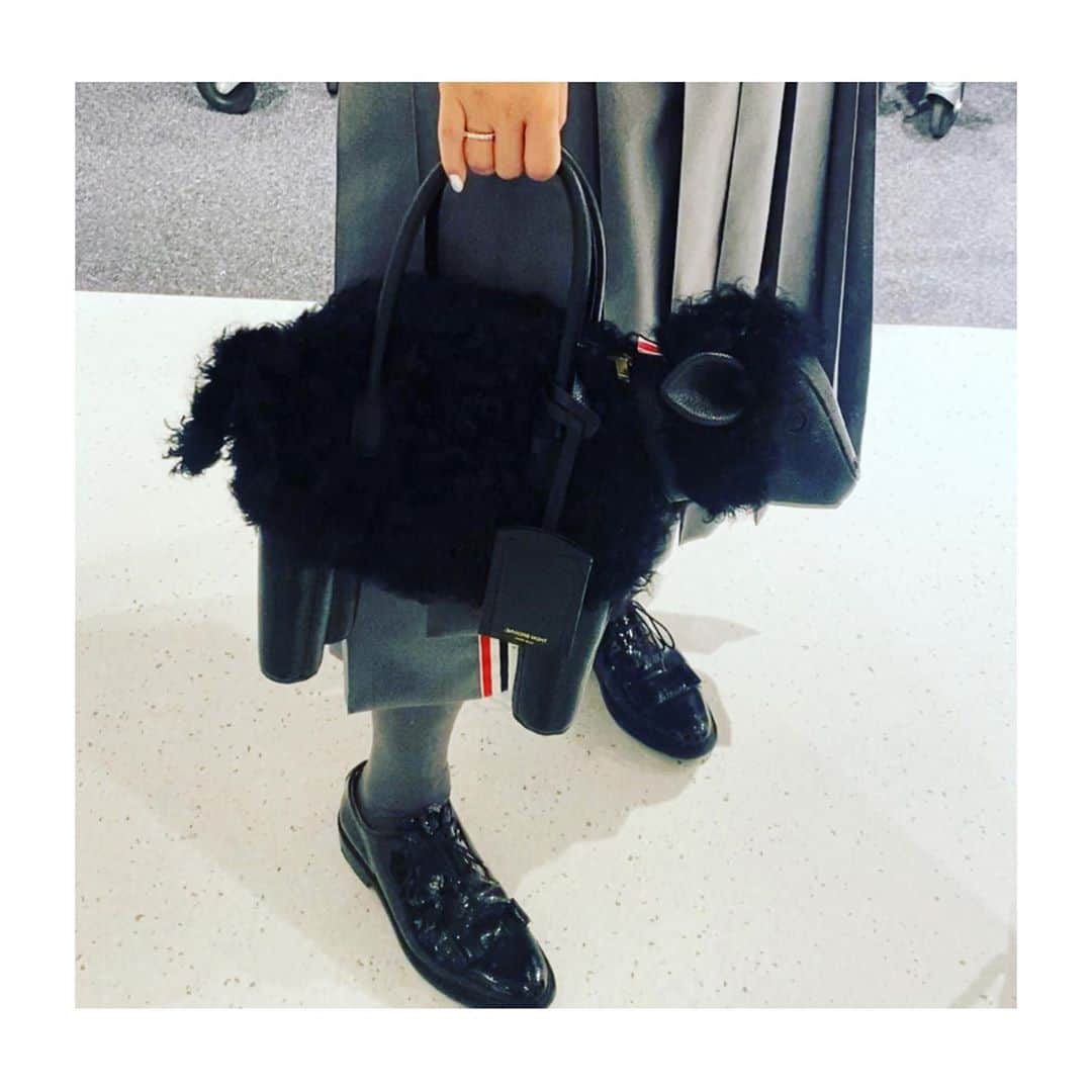 HiRAO INCのインスタグラム：「. THOM BROWNE  聖書の“ノアの方舟”よりインスピレーションを受け、登場する動物たちにフォーカス したANIMAL COLLECTION  10/20 (火) まで 新宿伊勢丹本館3階=センターパーク/ザ・ステージ#3で開催中  期間中、本コレクションに登場する10種類のアニマルデザインよりお選び頂けるワッペンサービスをご提供させて頂きます。  シャツやパーカーなどのアイテムに、好きな動物のワッペンを付けられてかわいいよ  #thombrowne」