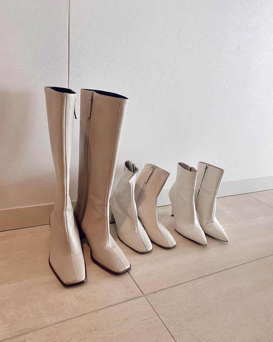 宮本沙恵さんのインスタグラム写真 - (宮本沙恵Instagram)「白ブーツ👢 足もと白にするだけでお洒落になる🤎 #ファッション#冬コーデ」10月17日 13時00分 - saebi