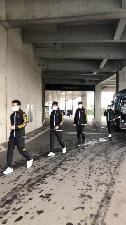 ジェフユナイテッド市原・千葉のインスタグラム：「選手バスが到着しました🚌⚽️」