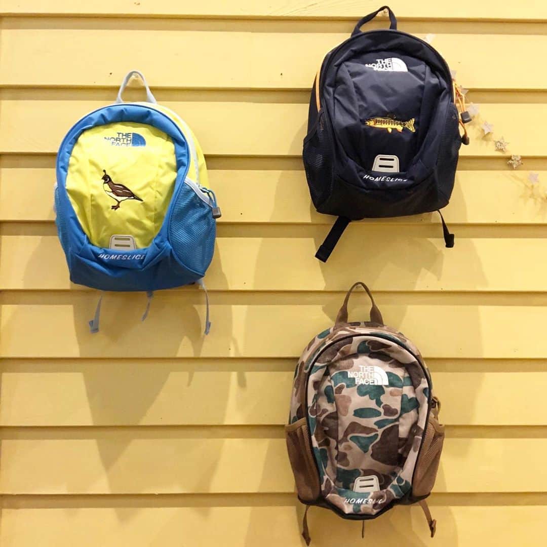 のインスタグラム：「【new arrival】 ＜THE NORTH FACE＞ホームスライスキッズ . アニマル柄のワンポイントがお子様らしい、リュックが入荷しました❗️毎回人気のシリーズ✨初めてのリュックとしてはもちろん、ギフトにも喜ばれるアイテムです🎁 . カラー:ブラック、ホーソンカーキダックカモプリント、ブリティッシュカーキ、インパチェンスピンク、レモンクリアレイクブルー、ネイビー サイズ:8リットル ¥5,800+税 .  「BEAMS THANKFUL CAMPAIGN」開催中！ BEAMSの各レーベルから、オリジナル・インポート商品の一部がセール価格でお買い求めいただけます！ 開催期間: 2020年10月5日(月)-10月26日(月)  . 新型コロナウィルスの感染拡大を防止し、お客様とスタッフの安心安全を守るため、衛生管理体制にて営業いたします。  ご迷惑をお掛けし申し訳ございませんが、何卒ご理解ご協力のほど、宜しくお願い申し上げます。  ビームス各店舗の営業状況につきましては、施設、店舗へお問い合わせください。  . #thenorthface  #thenorthface #thenorthfacekids_20fw  #thenorthfacebaby #thenorthfacebackpack  #backpack #baby #ザノースフェイス #ザノースフェイスキッズ  #ザノースフェイスリュック  #ノースフェイス #ノースフェイスリュック #リュック #バックパック #はじめてのリュック #ちょっとそこまで #ちょっとそこまでtrip  #ちょっとそこまでバッグ  #遠足 #親子遠足 #公園へお散歩  #8リットル #kodomobeams  #beams  #daikanyama  #こどもビームス  #ビームス  #代官山 新作アイテムはプロフィールのリンク🔗からビームス公式サイト、こども ビームスページをチェック❗️ ※お問い合わせにつきましては、お電話にて承ります。」