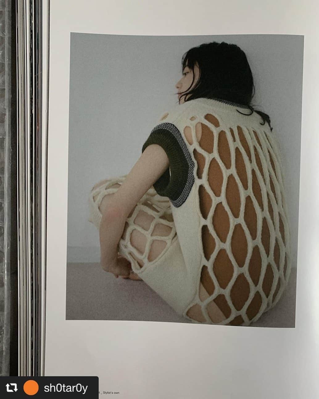 TOGAさんのインスタグラム写真 - (TOGAInstagram)「#repost @sh0tar0y TOGA AW2020 Mesh knit vest featured in @hermagazineofficial ・ Model @konichan7  Photography @yuuukikumagai Styling @sh0tar0y ・ #togaarchives #togaarchives_online #toga #toga20aw #hermagazine #小松菜奈 #トーガ #トーガアーカイブス」10月17日 14時04分 - togaarchives
