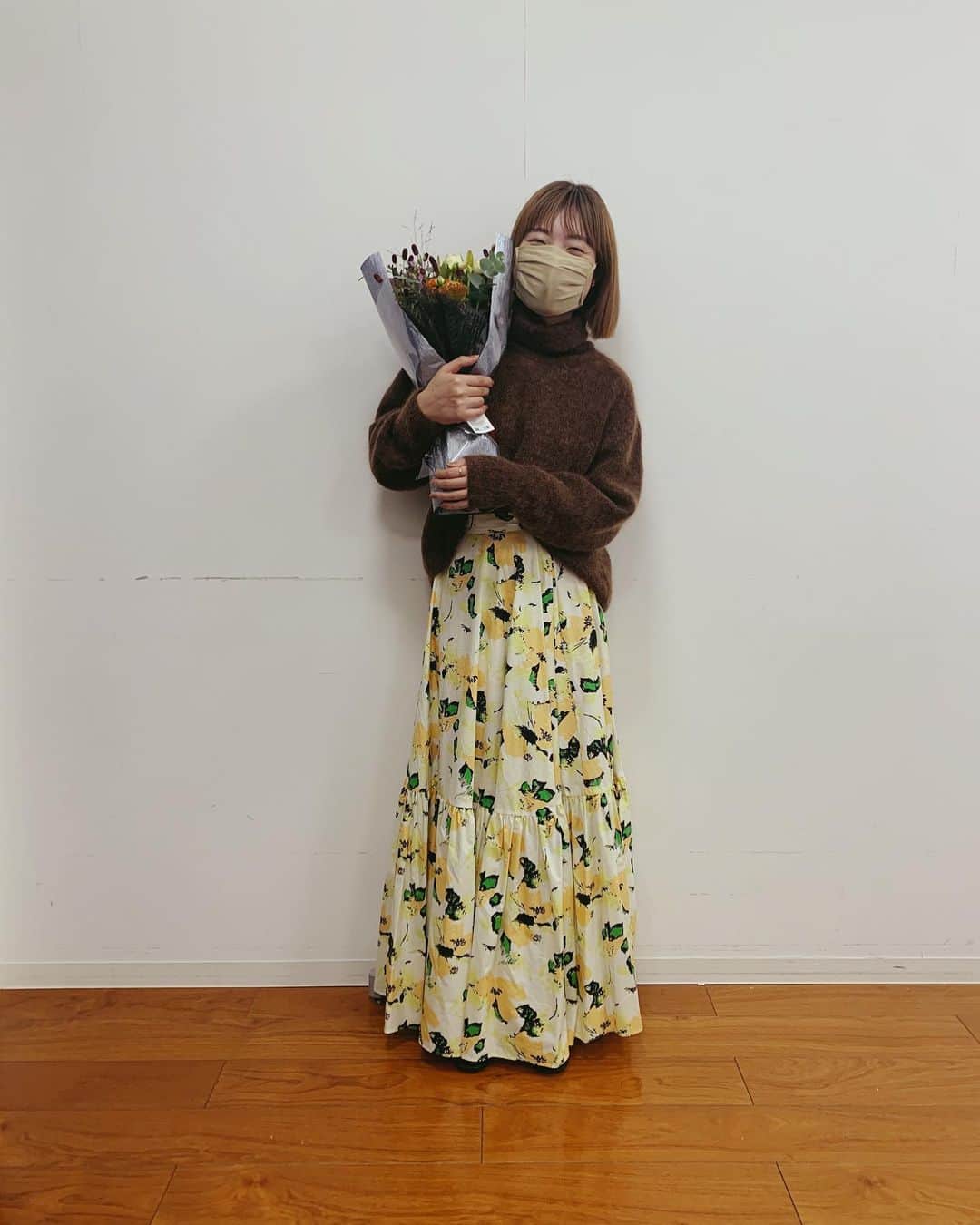 まつだみらいのインスタグラム：「さきほどはNEWoManさんでの館内ショップを巡るインスタライブ 、ご視聴頂きありがとうございました😊  NEWoMan この秋のイベント、 LIKE it’MAKE it、半年以上前から みなさんと打合せして取り組んでいた企画なので、 今日が終わってしまうのがほんとに寂しい。  （ライブ終わってから、みんなで、無事終わったのは嬉しいけど、さみしい、さみしいと言い合っていました🥺 ※イベント自体は11/16までやってます）  チームの皆さんがほんとに前向きで、 丁寧で優しくて、 楽しい企画を今回させて頂けて、 幸せでした✨✨  ライブ配信、 アーカイブがあるので、 是非ご覧ください✨ @newoman_shinjuku アカウントIGTV  ではでは、みなさま良い週末を〜👋」