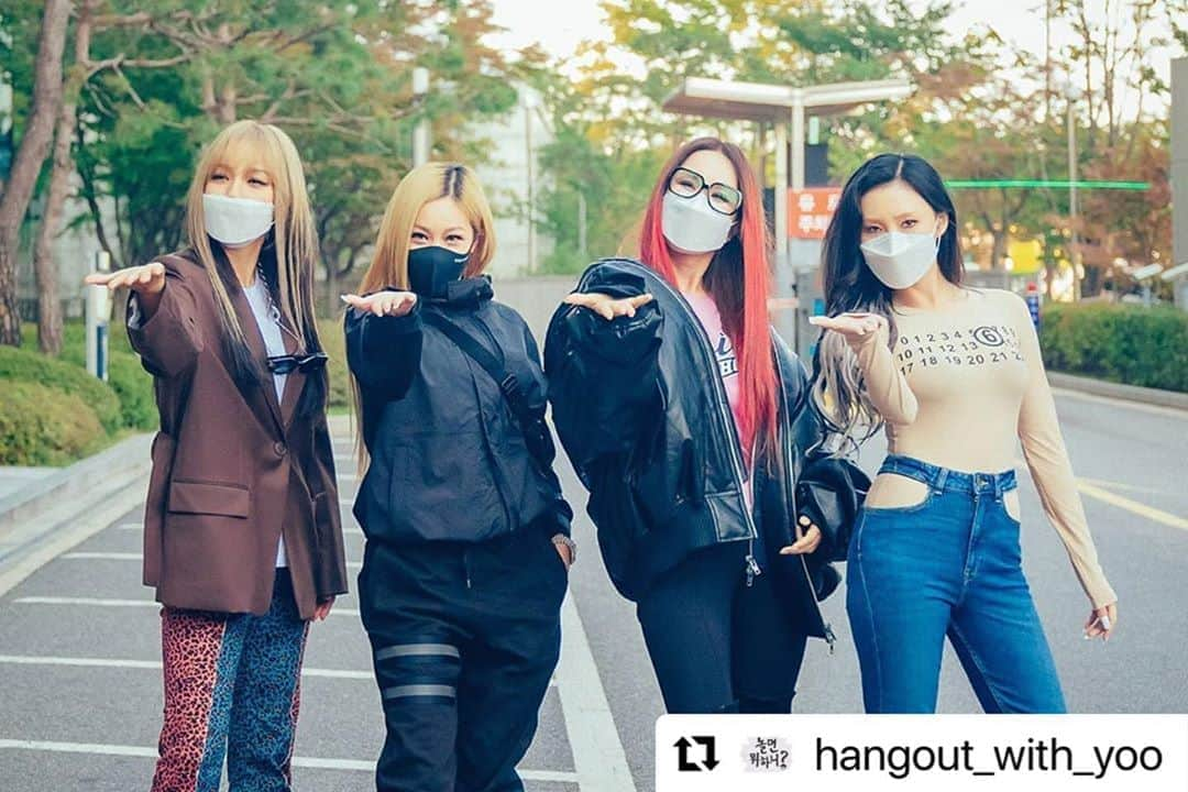 Mamamooさんのインスタグラム写真 - (MamamooInstagram)「. #Repost @hangout_with_yoo with @make_repost ・・・ ⠀⠀⠀⠀ 환불 받으러 온 거 아니구요~ 출근길 맞습니다😉 ⠀⠀⠀⠀ #1017#데뷔무대#음악중심#잠시후3시40분 #놀면뭐하니#환불원정대#지미유#정봉원」10月17日 14時14分 - mamamoo_official