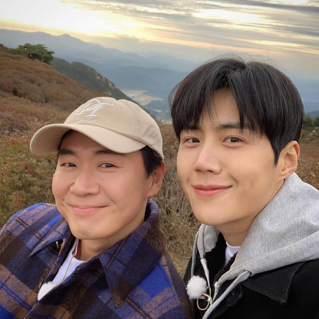 ヨン・ジョンフンのインスタグラム：「우리 선호 오늘저녁9시  #스타트업 첫방해요~ 많은 사랑 부탁드립니다!! #김선호」