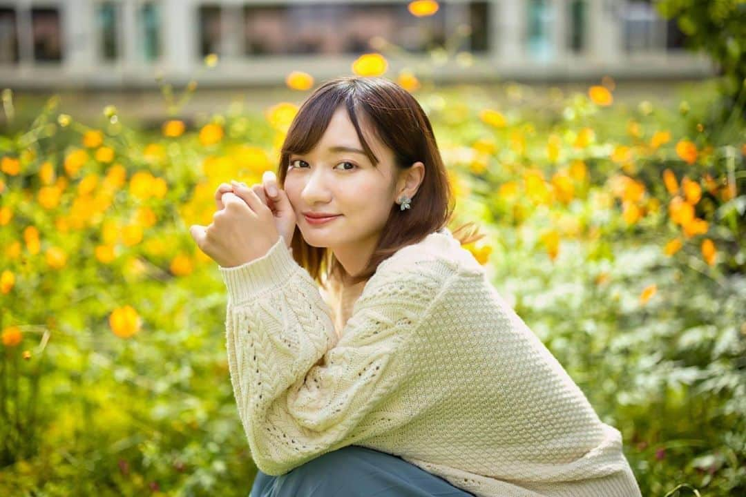 さのさんのインスタグラム写真 - (さのInstagram)「秋桜 ・ ・ ・ ・ ・ ・ #ポートレート #ファインダー越しの私の世界 #スクリーンに恋して #撮影 #儚くてどこか愛おしいような #デジタルでフィルムを再現したい #カメラ好きな人と繋がりたい #ファインダー越しの私の世界 #被写体 #何気ない瞬間を残したい #幸せな瞬間をもっと世界に #関西写真部share  #good_portraits_world #portrait_planet #bestjapanpics #love_bestjapan #誰かの記憶に残る写真 #jp_portrait部 #pics_jp #wu_japan #portraitphotography #photogram_archive #good_portraits_japan #team_jp #photogenic_jp #pt_life #japanesegirl  #lfl #lfl💛 #l4l」10月17日 14時32分 - sano.1515