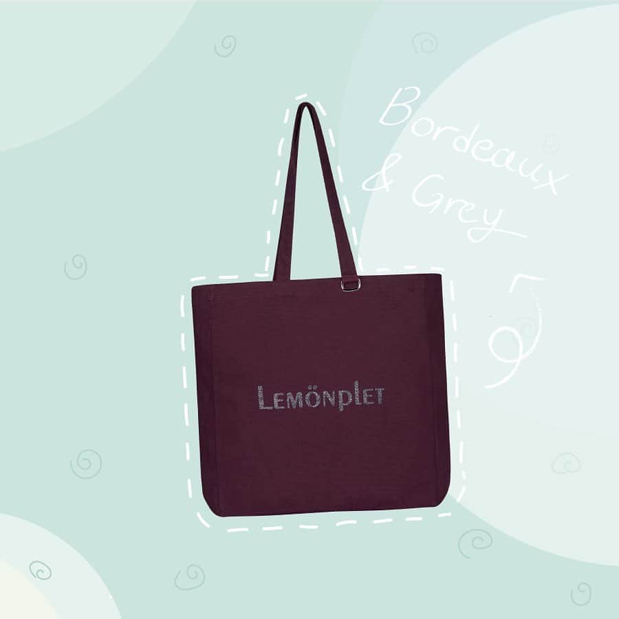 Official lemönplet Instagramさんのインスタグラム写真 - (Official lemönplet InstagramInstagram)「Colorful canvas bags with our Lemönplet logo!✨  It is light, spacious, and easy to carry around anywhere! It also has a small interior pocket where you can store your valuables😉 You can attach a key ring or a bag charm of your taste to the D-ring on the handle to create your own style!😘  What is your favorite color?✨  Find your style thorugh our dazzeling Lemönplet colors at lemonplet.com 💕💕  #lemonplet #paris #open #레몬플렛 #レモンプレート #캔버스백 #canvasbag #キャンバスバッグ」10月17日 14時45分 - lemonplet.official