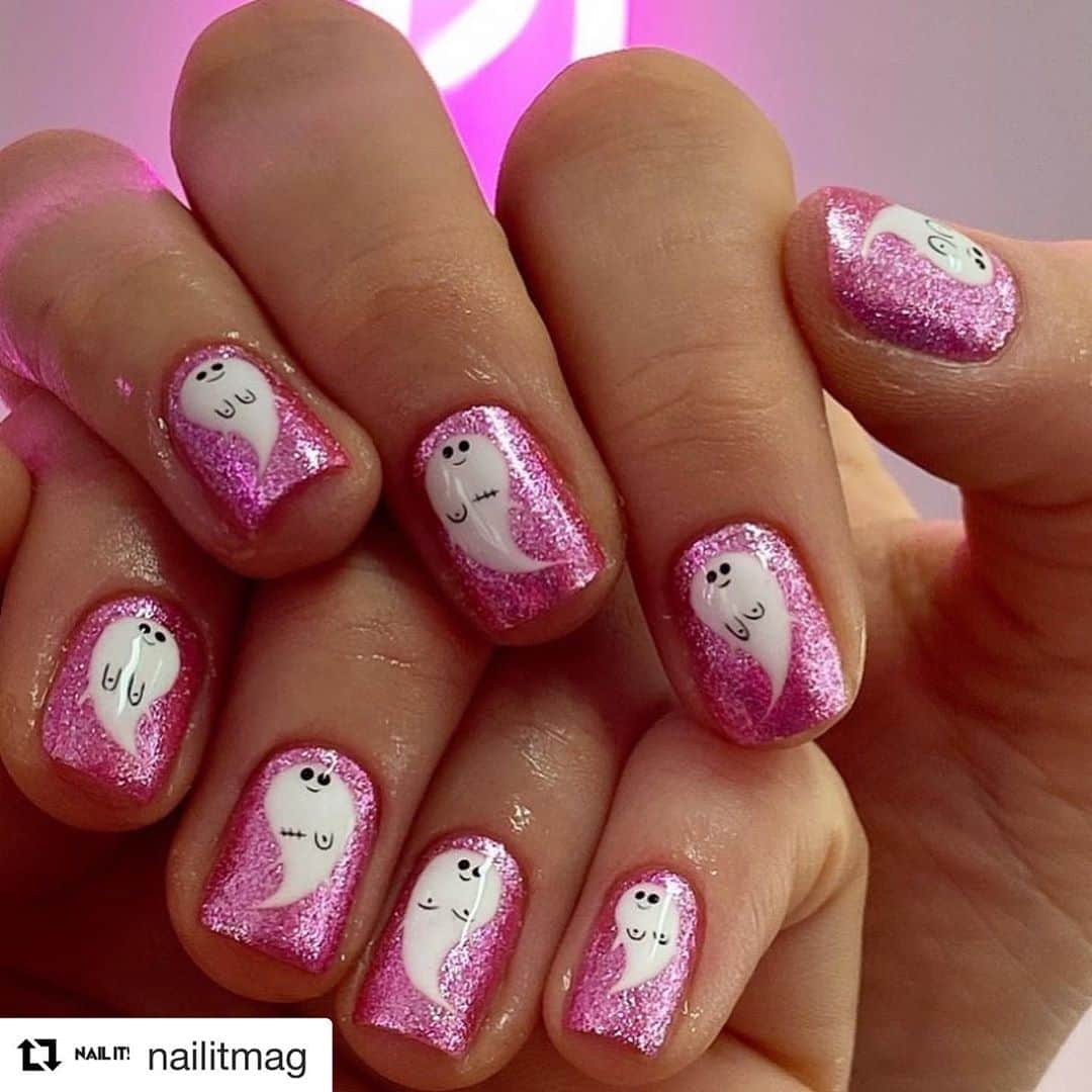 Nail Designsさんのインスタグラム写真 - (Nail DesignsInstagram)「#Repost @nailitmag  ・・・ 👻💗B O O - B I E S💗👻 @nailsby_eleanor #bca #nailitdaily • BOO-BIES💖👻 Ok so the idea for these literally came to me at like 2am in the morning and I had to write them down in case I forgot 🤣 It’s breast cancer awareness month so here’s a friendly lil reminder from me & my Boo-bies to check yo titties 💖」10月18日 0時55分 - nailartfeature