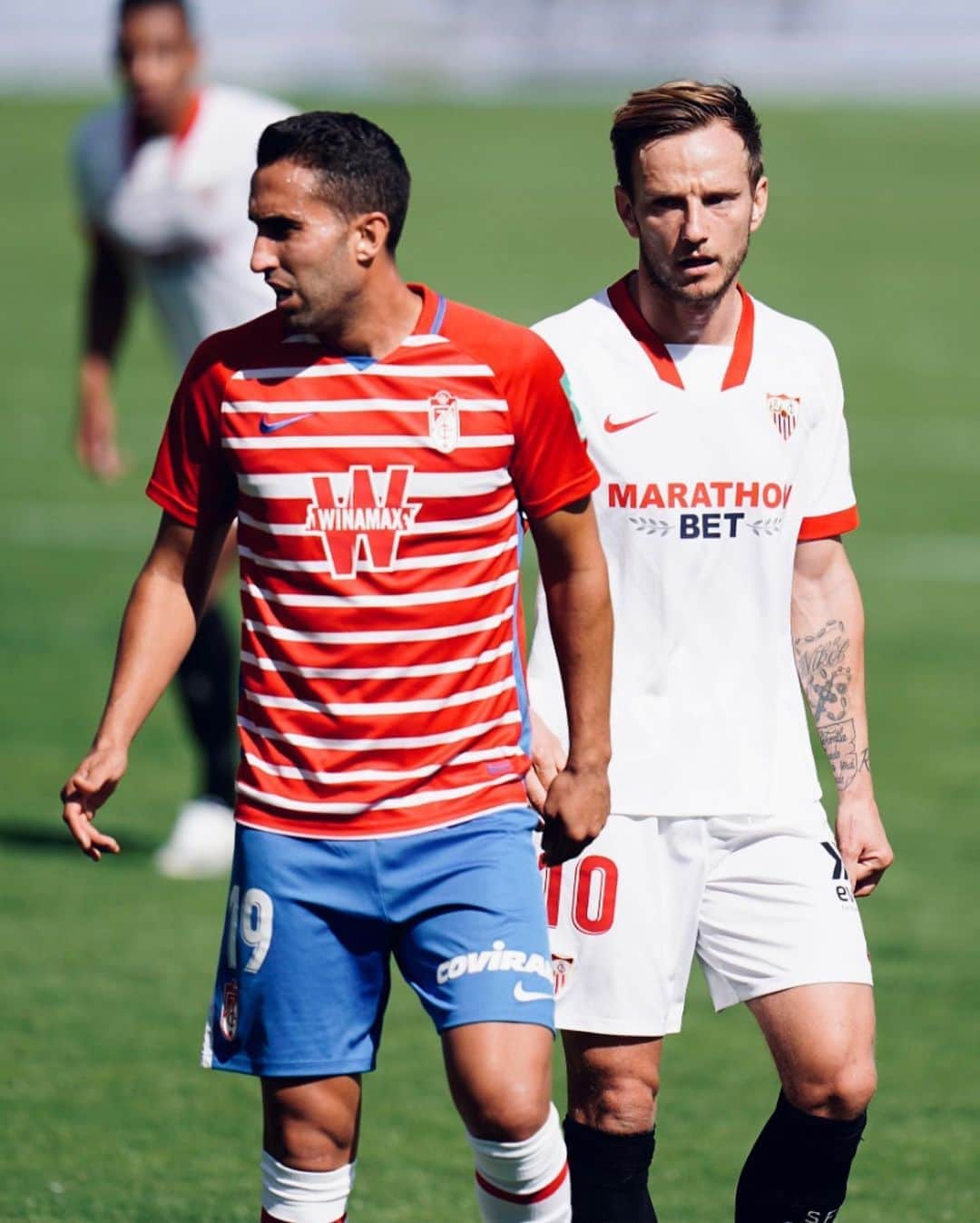 イヴァン・ラキティッチさんのインスタグラム写真 - (イヴァン・ラキティッチInstagram)「Nunca te rindas! 💪🏼⚔️ #VamosMiSevilla #IvanRakitic @sevillafc」10月18日 0時47分 - ivanrakitic