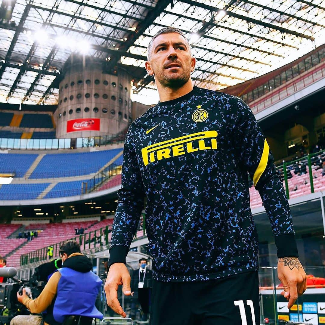 インテルナツィオナーレ・ミラノさんのインスタグラム写真 - (インテルナツィオナーレ・ミラノInstagram)「ALMOST READY! 🔥🔥🔥 #Inter #ForzaInter #InterMilan #WarmUp #Football #SerieA」10月18日 0時51分 - inter