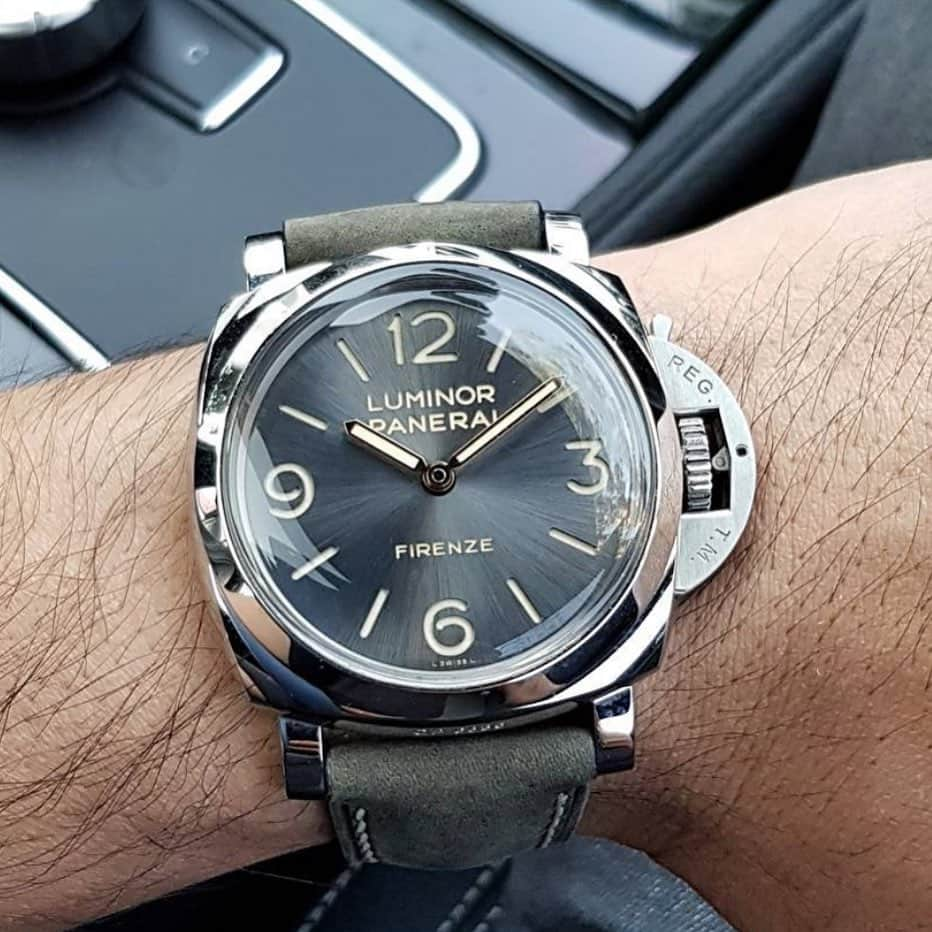 パネライのインスタグラム：「If you think the #PAM372 is a beauty, then the #Panerai #PAM605 Firenze should take you to another level with the grey sunburst dial.  Limited to only 99 pieces, this boutique edition was only available in the historic Florence boutique. What do you think? Pic by @komy14 #paneraicentral」