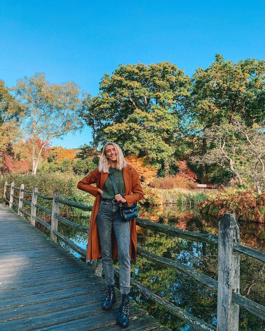 Zanna Van Dijkさんのインスタグラム写真 - (Zanna Van DijkInstagram)「Crisp days & crunchy leaves 🍁 I am ashamed to admit that I never used to be a big fan of autumn but I’m definitely a convert! The colours are just 👌🏼 📍Windsor Great Park, an absolute belter of a #seizethedaytrip destination with @thefoodmedic ❤️ Outfit tagged ✨ #autumndays #octoberdays #autumnleaves #autumnvibes #autumncolours #windsorgreatpark #tallgirlstyle #autumnstyle」10月18日 1時10分 - zannavandijk