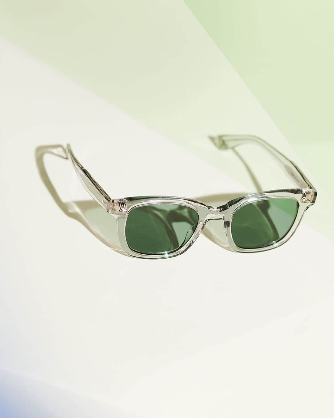 のインスタグラム：「Inspired by the original 🐐 Muhammad Ali and his ride of choice, the Calabar was designed with prominent plaques, semi-flat lenses and a new temple design reminiscent of 1950s car fins. Tap to shop this iconic frame.」