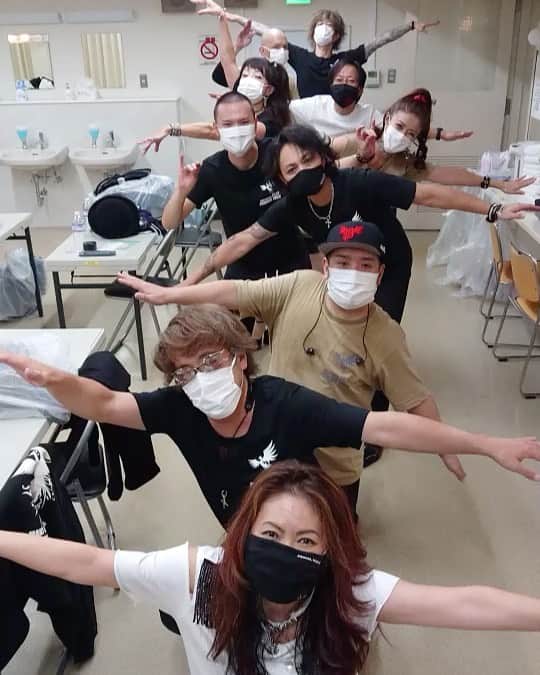 Ju-kenのインスタグラム：「大黒組、終演のらぶメッセージin 仙台  #大黒摩季　#楽屋」