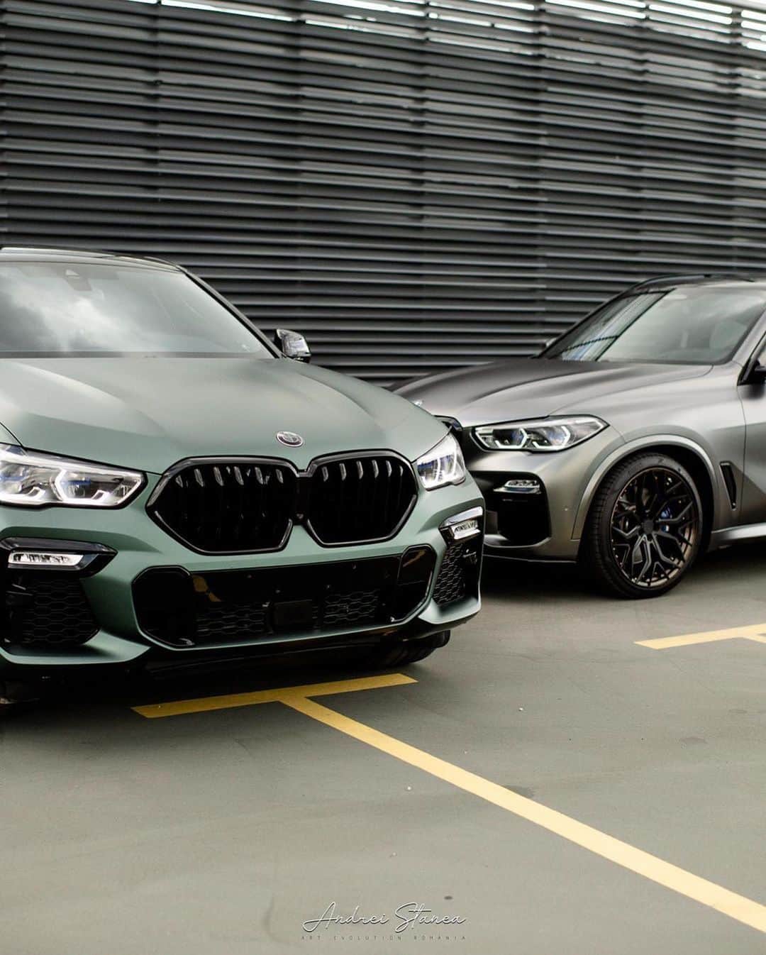 CARLiFESTYLEさんのインスタグラム写真 - (CARLiFESTYLEInstagram)「BMW X6 M50i in Military Green👍🏽or👎🏽? Photos by @raliwdetailing #carlifestyle」10月18日 1時30分 - carlifestyle
