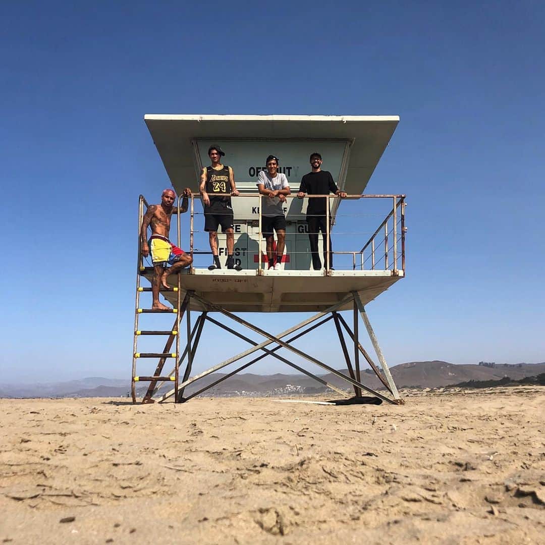 マニー・サンティアゴのインスタグラム：「BEACH BOYZ 🏝 RICANWATCH 👩🏽‍🎤👨🏻‍🎨👨🏾‍🍳👨🏻‍⚕️ coming soon..」