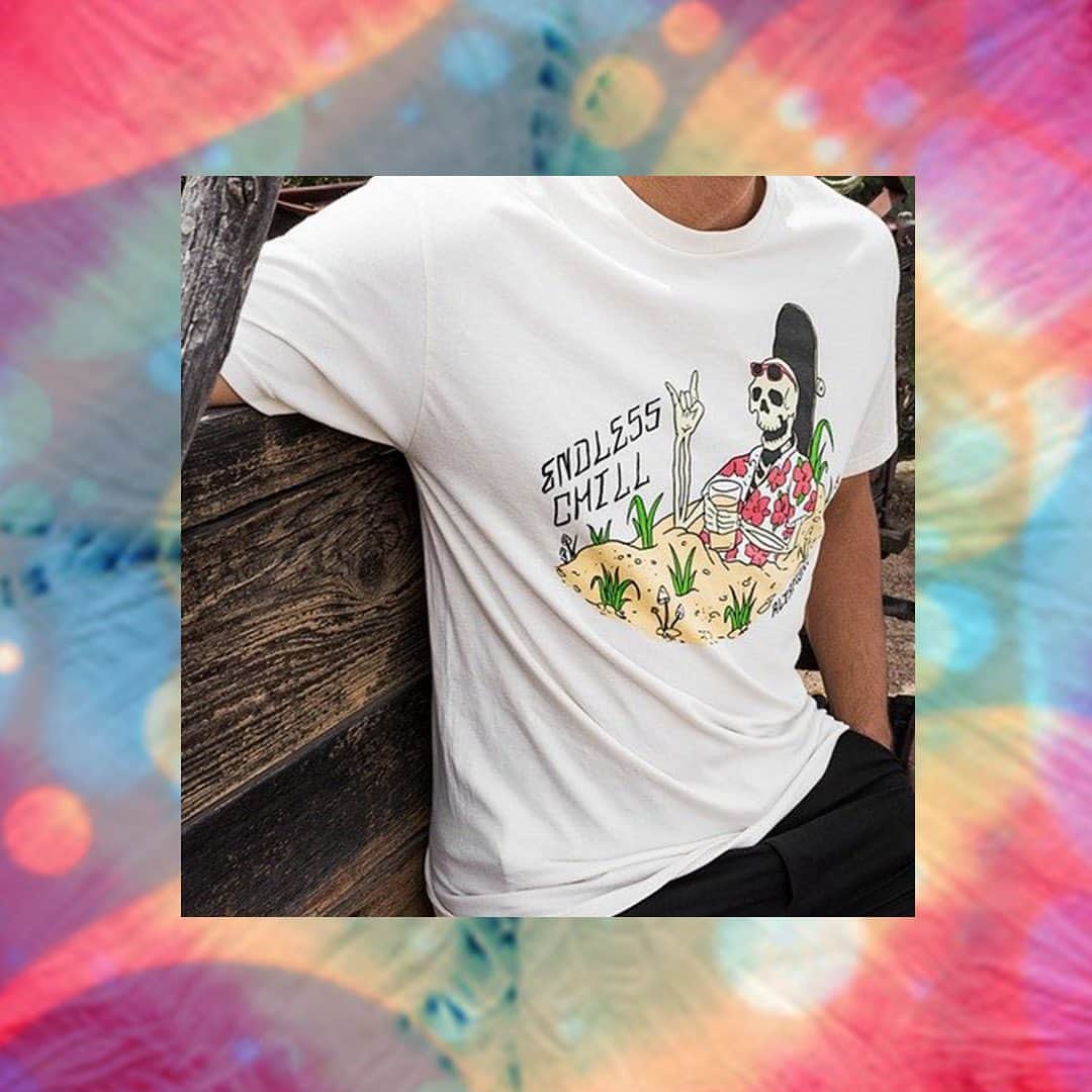 オルタモントのインスタグラム：「Endless Chill 💀🤘🏻 Check Out Our Custom Tees Featuring One Of A Kind Hand Drawn Artwork By Amazing Collaborators Like @dhedetrc for @altamont ✨ What Artists Should We Team Up With Next? Click The Link In Our Bio and Drop Us A Line At The #CFADC Link 📲 #Altamont #CutFromADifferentCloth」