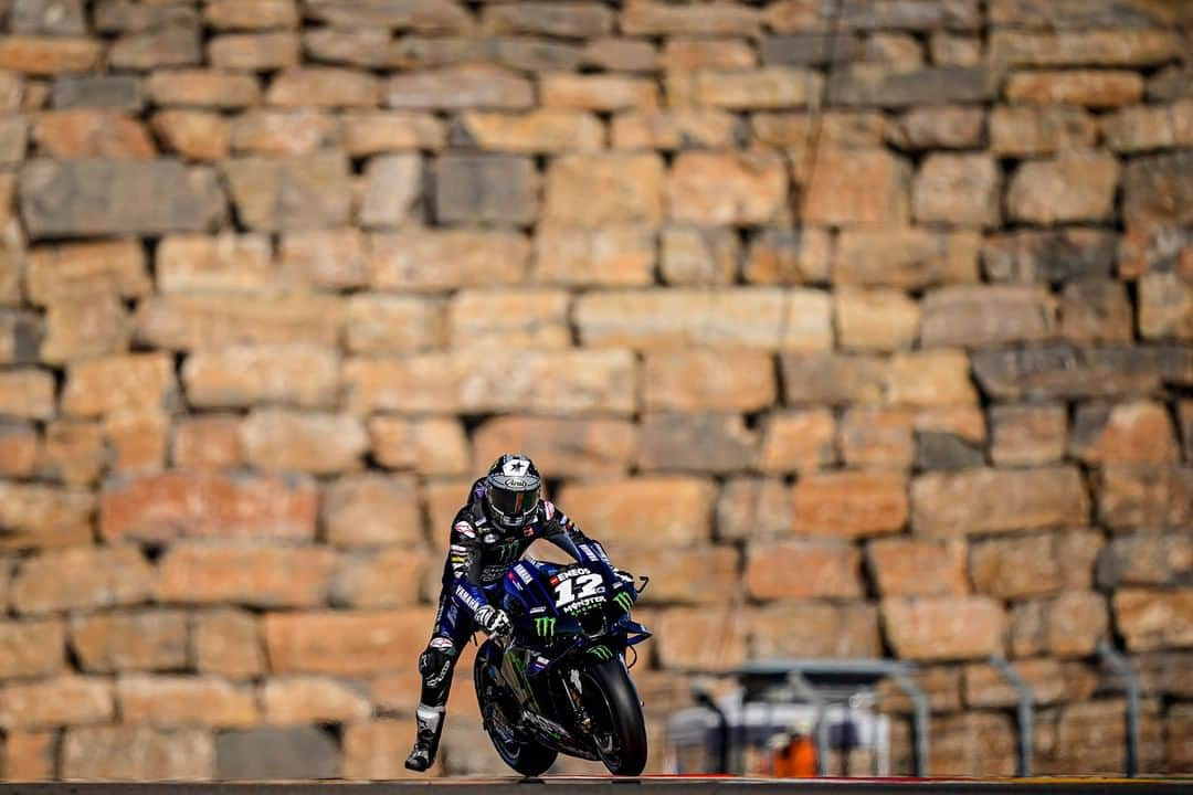 YamahaMotoGPさんのインスタグラム写真 - (YamahaMotoGPInstagram)「@maverick12official's pace in Aragon was 🔥 today.  #MonsterYamaha  #MotoGP  #AragonGP」10月18日 1時31分 - yamahamotogp