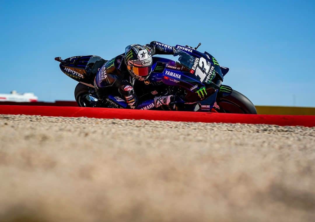 YamahaMotoGPさんのインスタグラム写真 - (YamahaMotoGPInstagram)「@maverick12official's pace in Aragon was 🔥 today.  #MonsterYamaha  #MotoGP  #AragonGP」10月18日 1時31分 - yamahamotogp